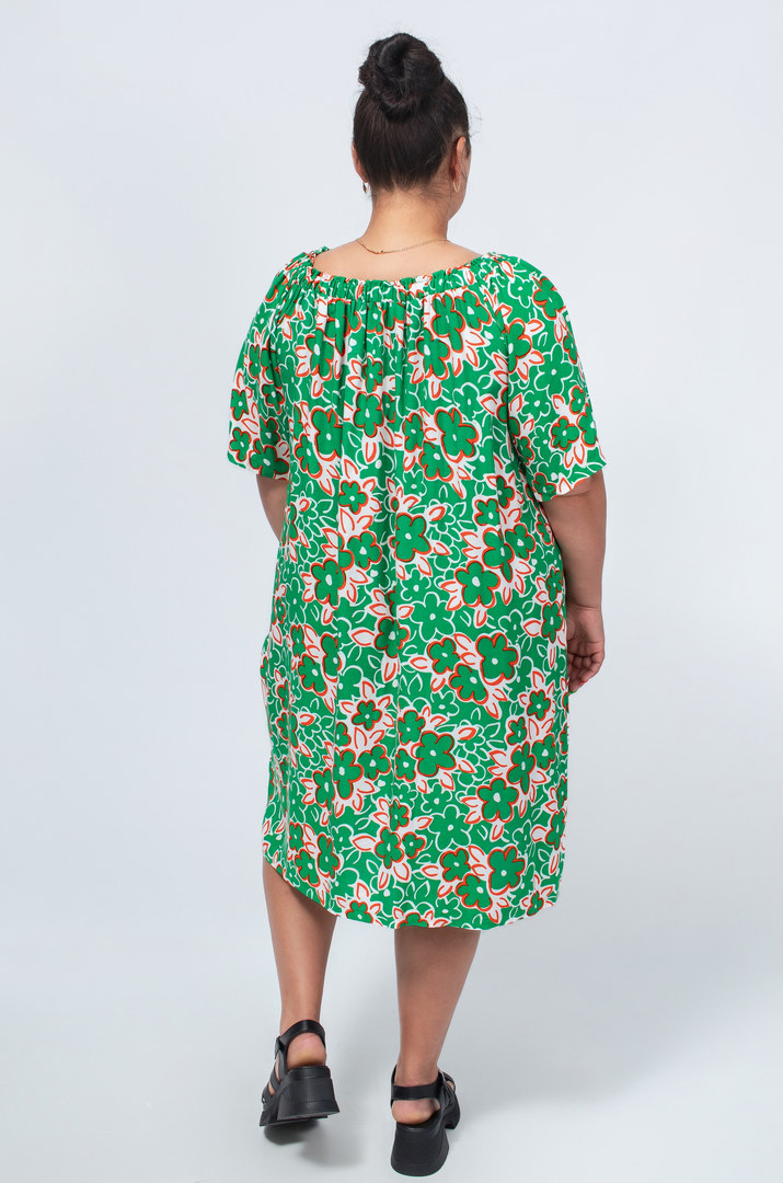 Яскрава сукня міні зі штапелю в різних кольорах супер батал