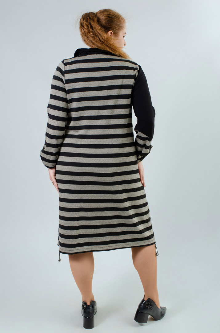 Платье трикотажное в горизонтальную полоску с затяжками внизу супер батал