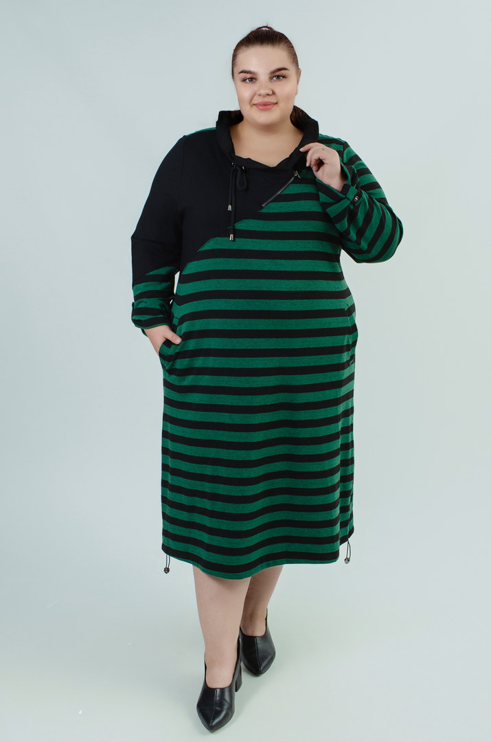 Платье трикотажное в горизонтальную полоску с затяжками внизу супер батал