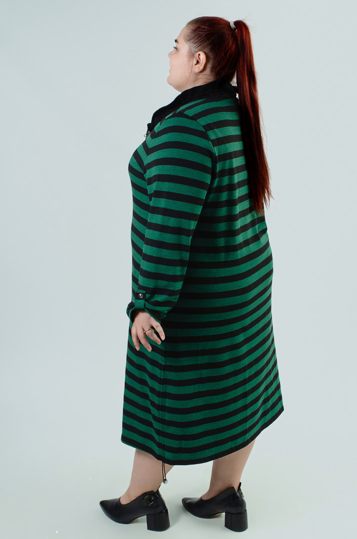 Платье трикотажное в горизонтальную полоску с затяжками внизу супер батал