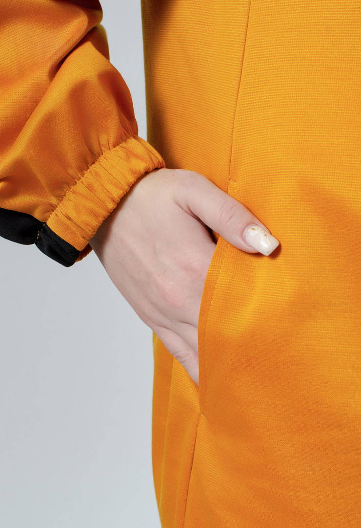 Яскрава сукня з коміром на блискавці батал