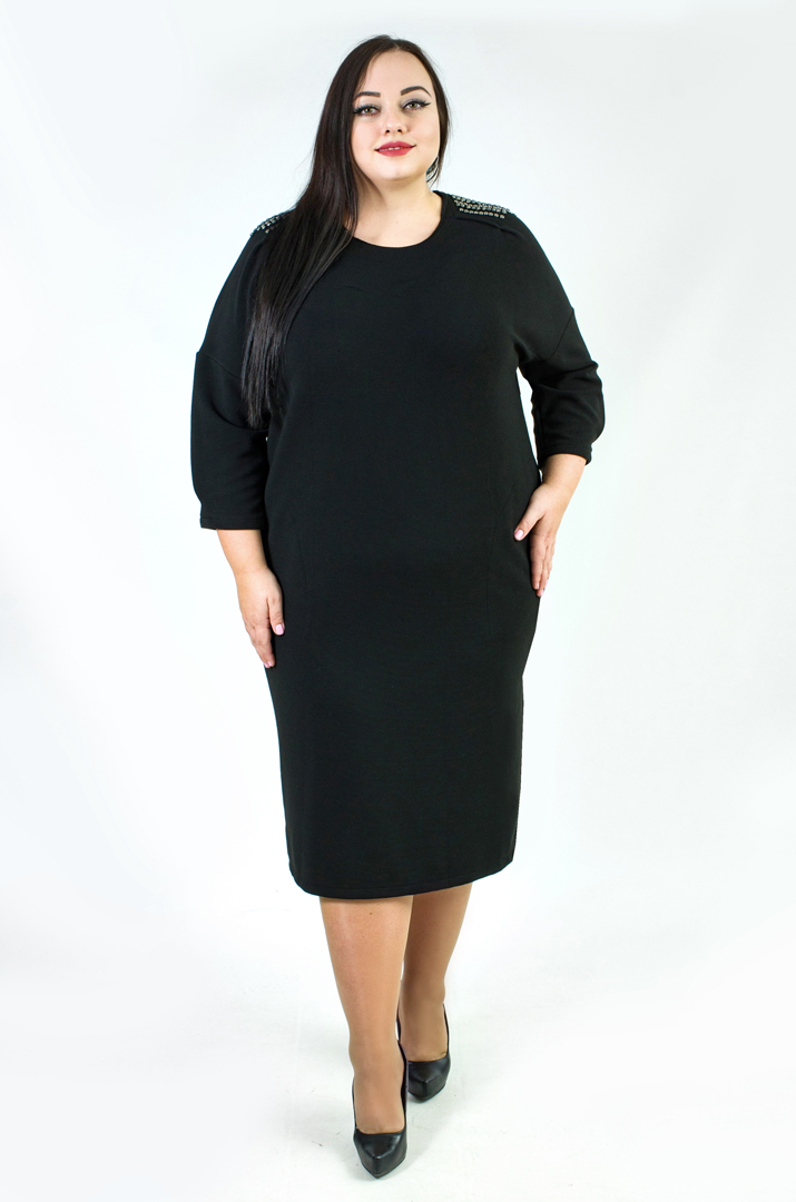 Платье миди в рубчик с декором на плечах батал