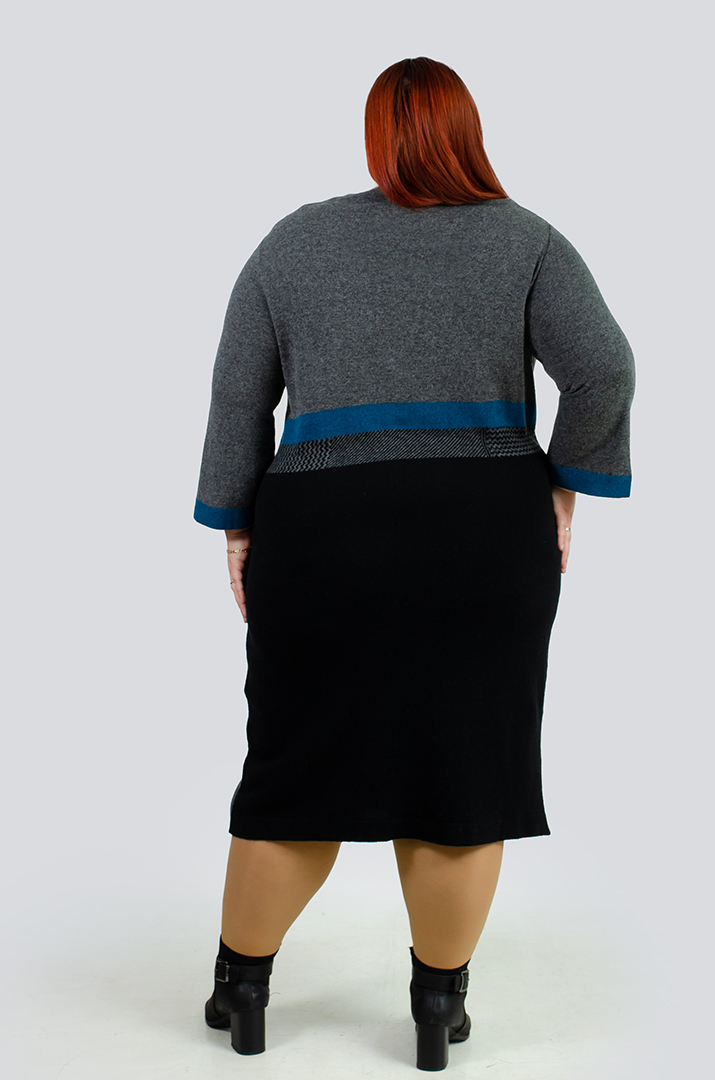 Тепла в'язана сукня міді з декором великих розмірів