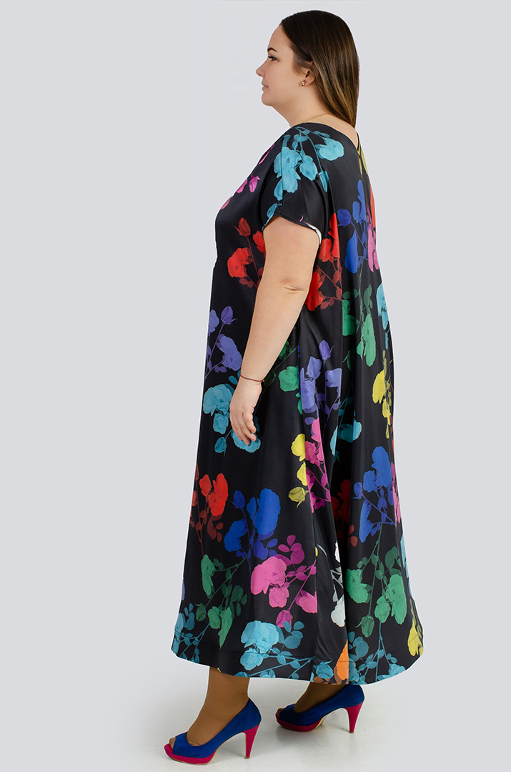 Платье макси в яркий принт больших размеров