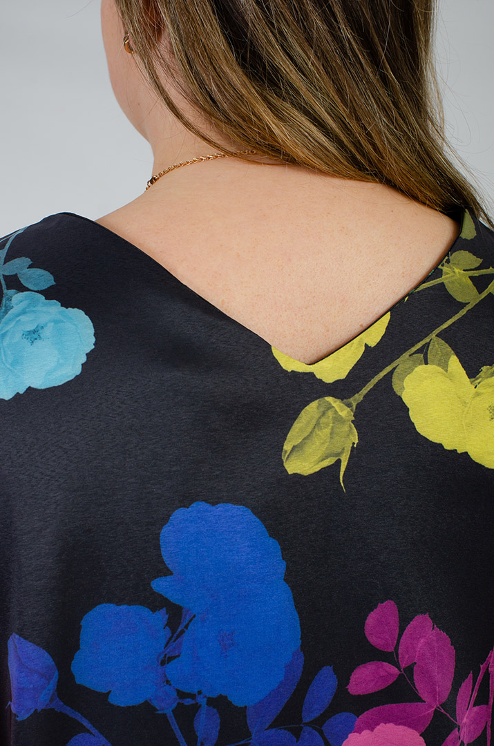 Платье макси в яркий принт больших размеров