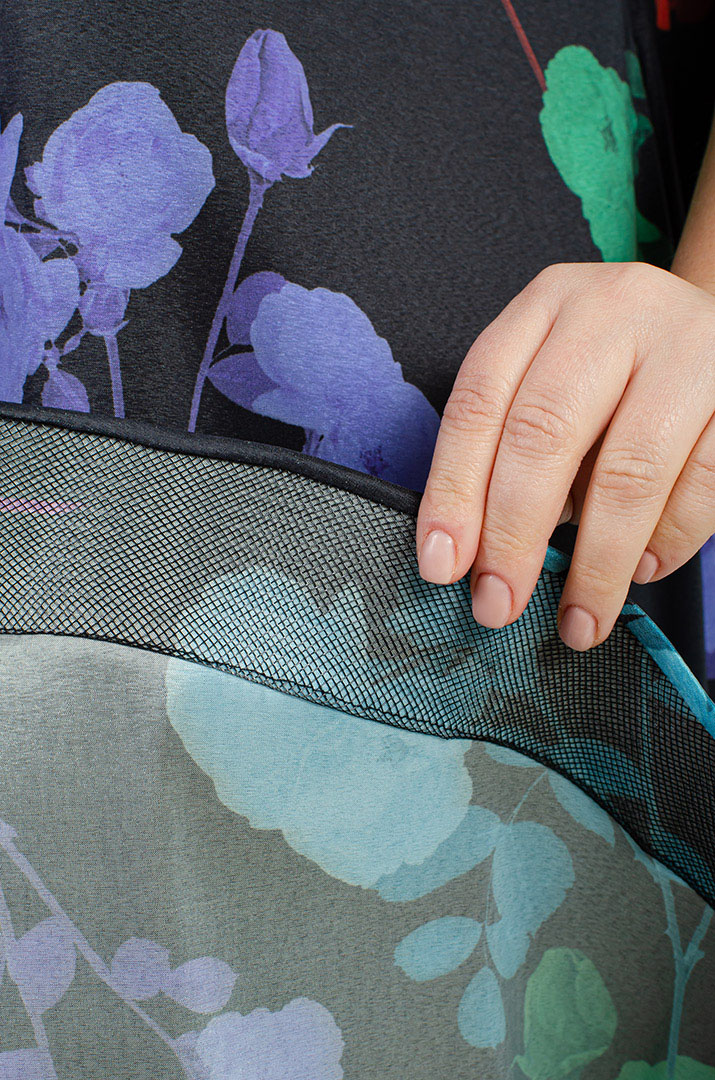 Платье макси в яркий принт больших размеров