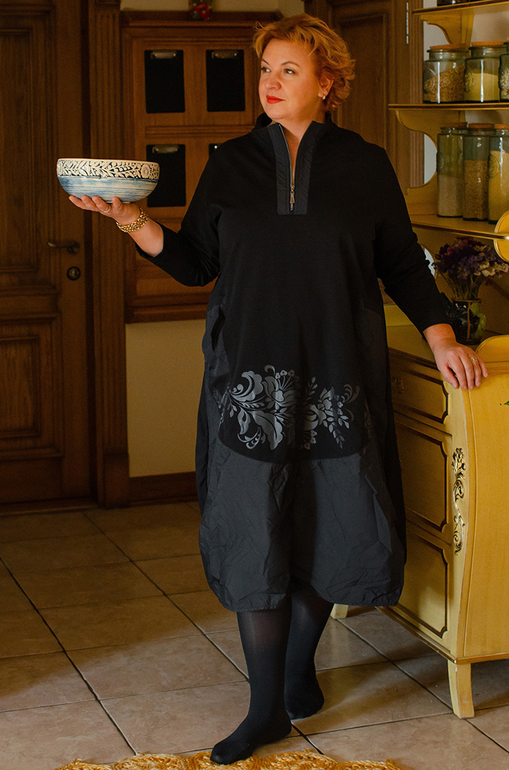 Стильное платье миди из двунитки и плащевки больших размеров