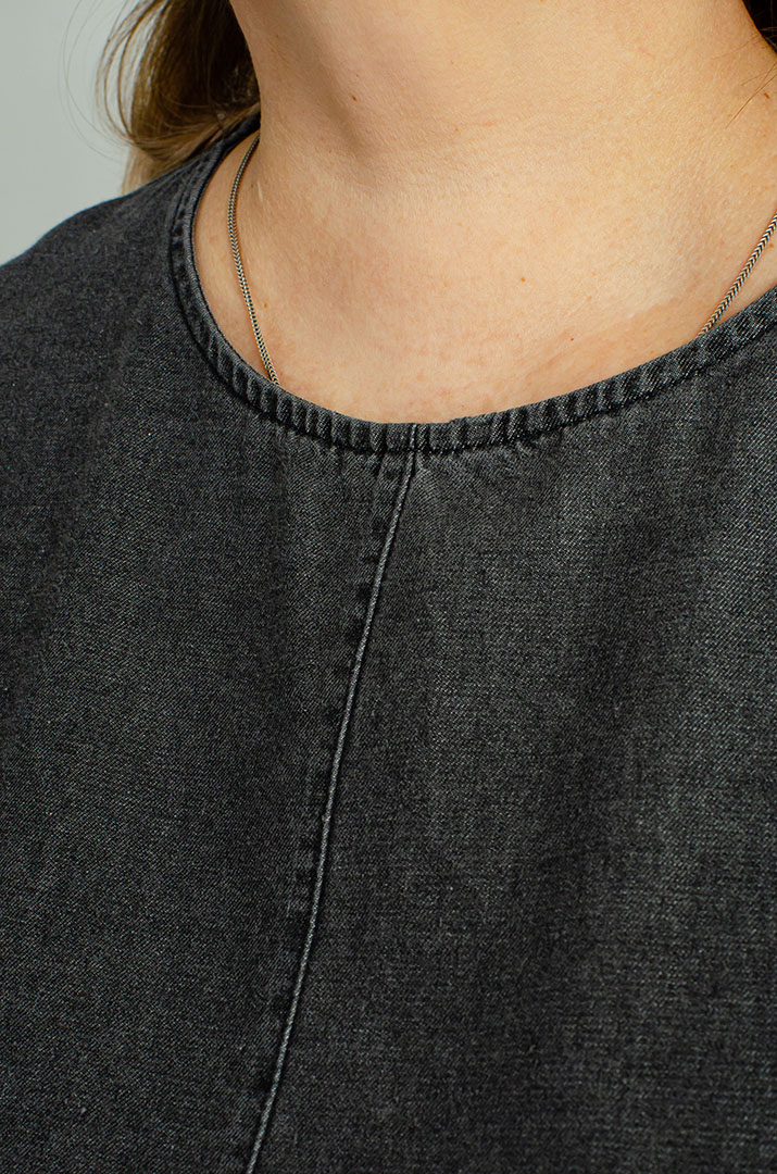 Графитовое джинсовое платье миди больших размеров