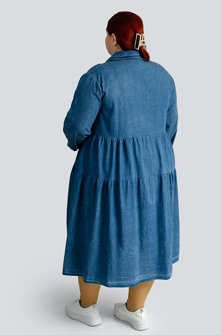 Джинсова сукня з ґудзиками великих розмірів