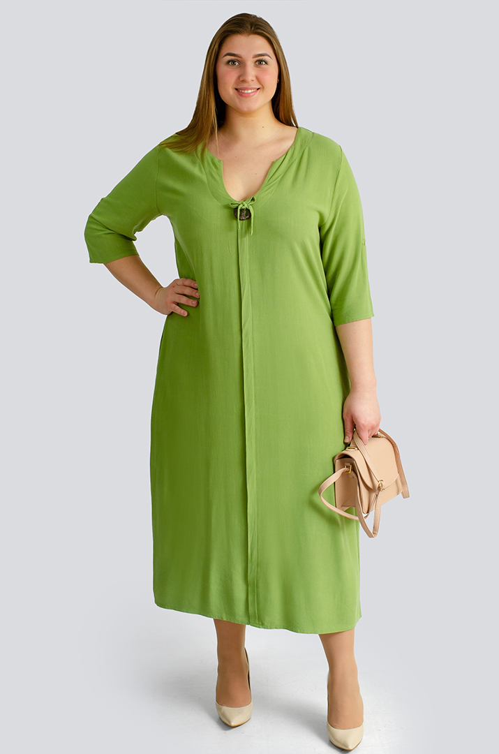 Льняное платье макси с украшением больших размеров