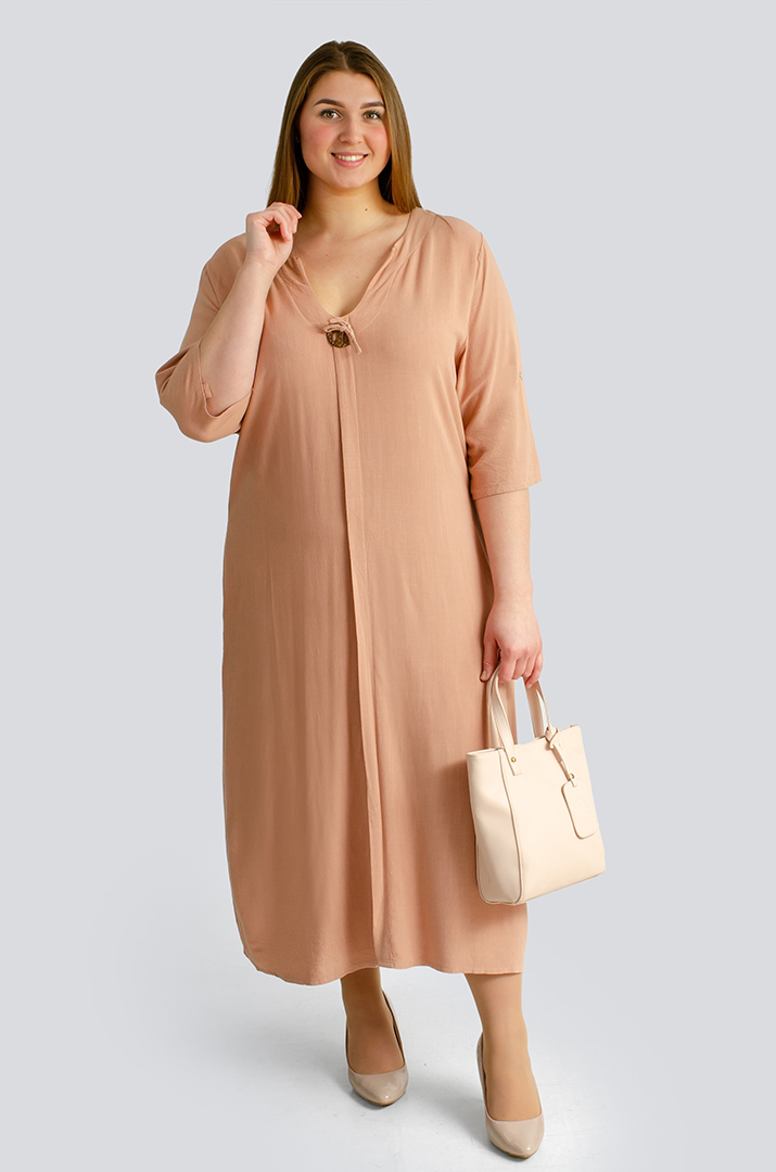 Льняное платье макси с украшением больших размеров