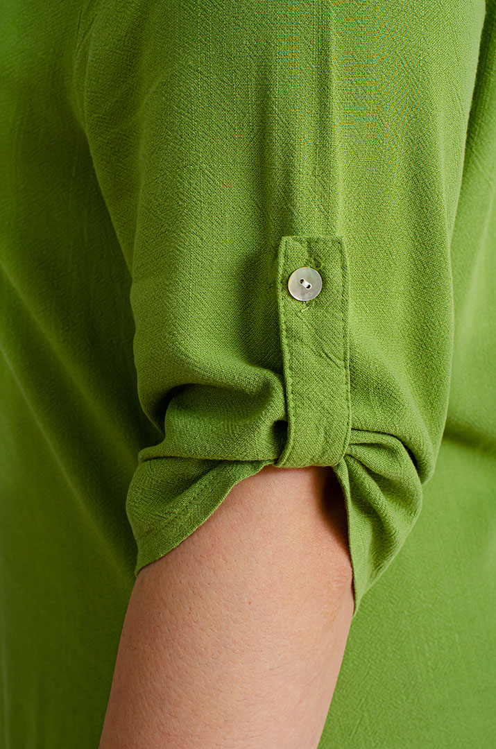 Льняное платье макси с украшением больших размеров