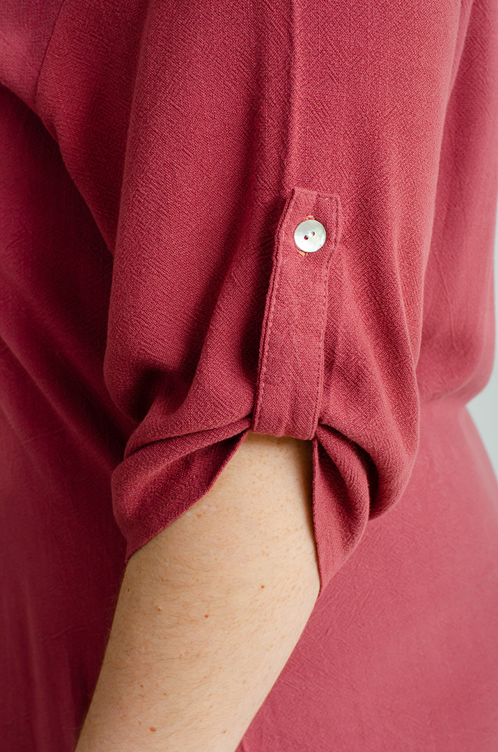 Льняное платье макси с украшением больших размеров