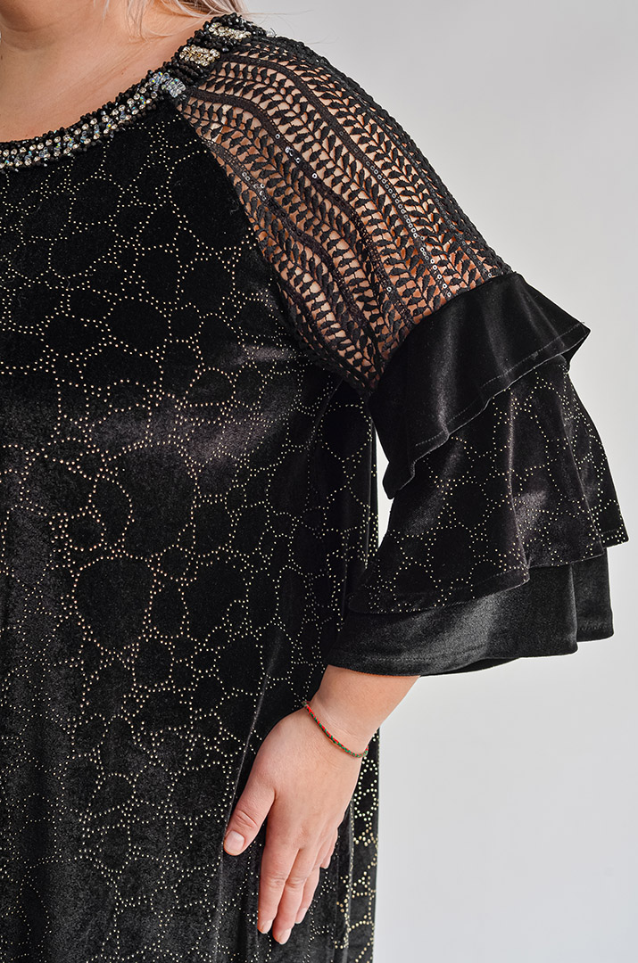 Вишукана велюрова сукня з декоративним оздобленням великих розмірів