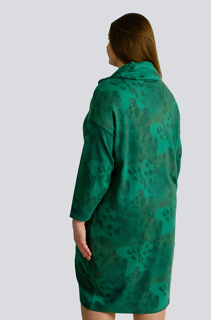 Сукня в'язана з хомутом великих розмірів