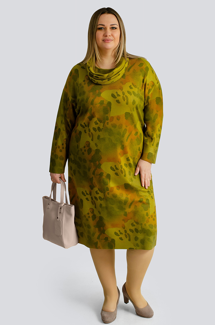 Сукня в'язана з хомутом великих розмірів