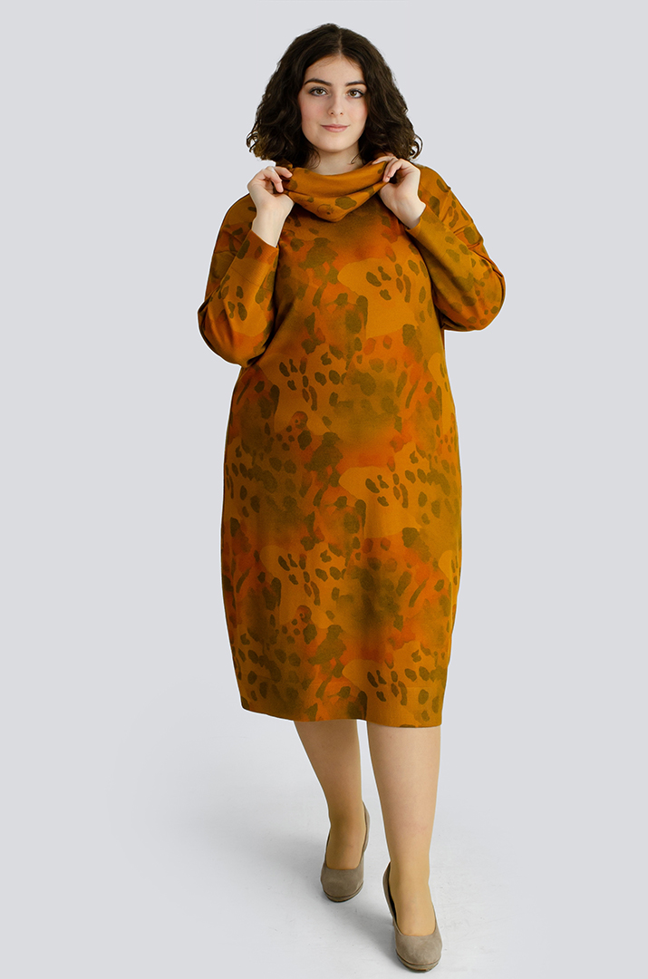 Сукня в'язана з хомутом великих розмірів