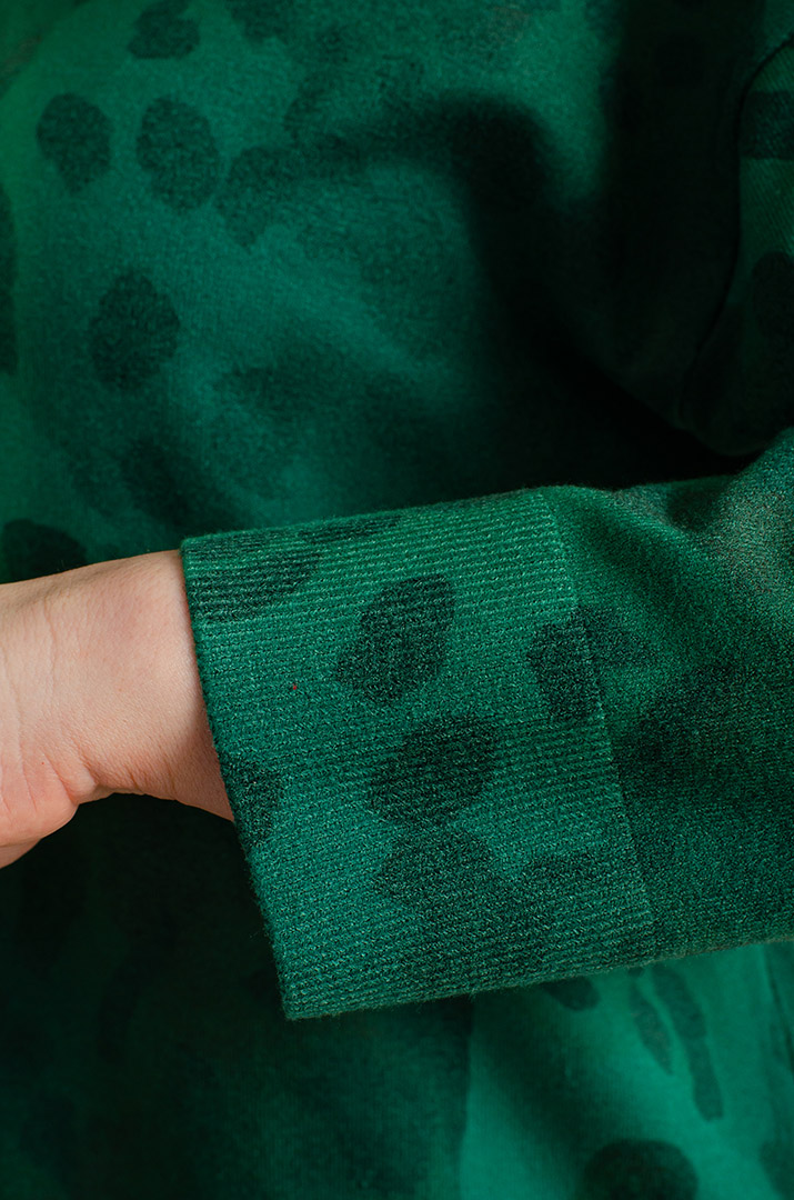 Сукня в'язана з хомутом великих розмірів