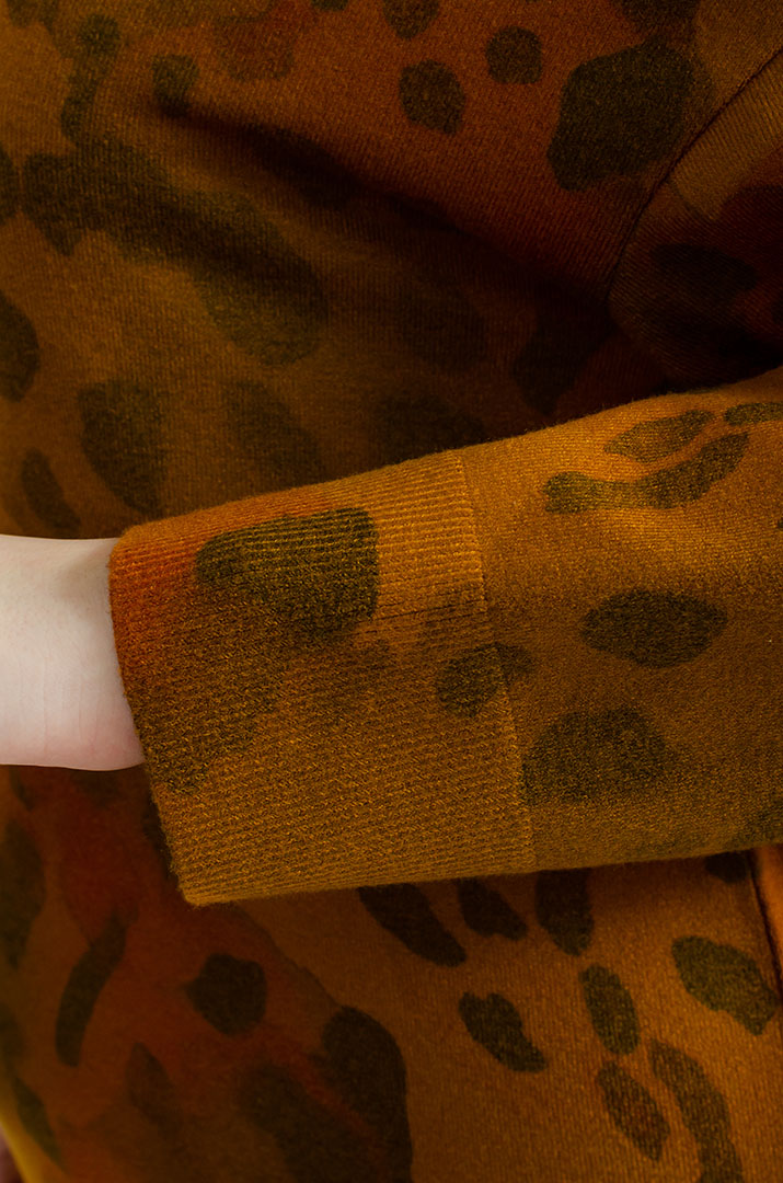 Сукня в'язана з хомутом великих розмірів