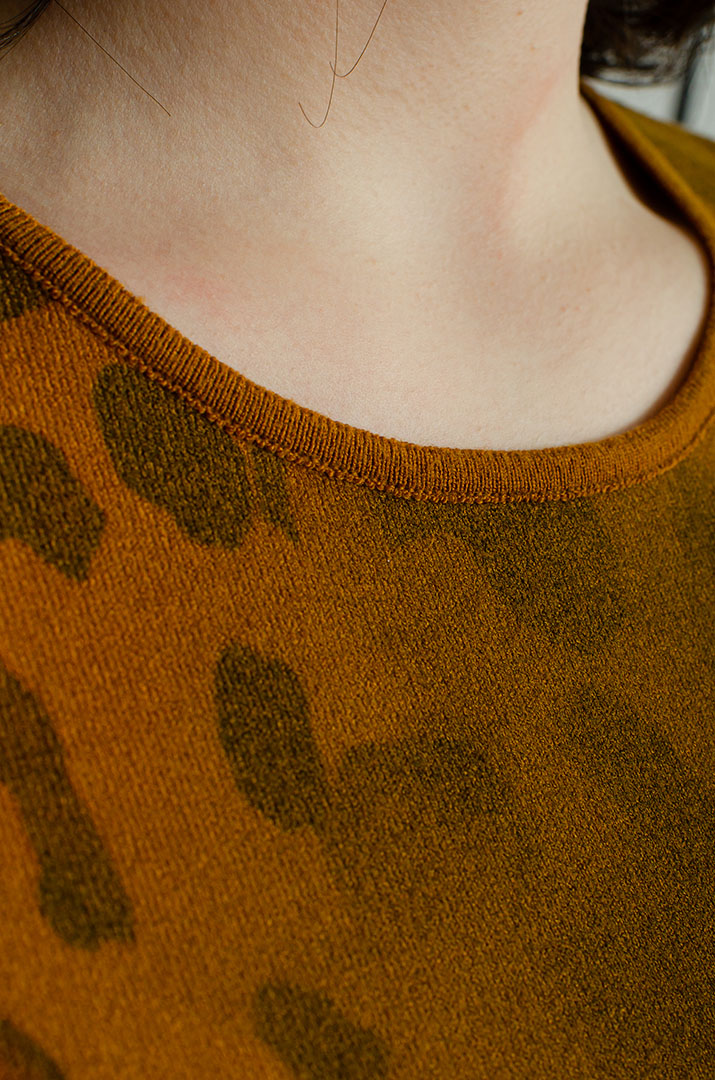 Сукня в'язана з хомутом великих розмірів