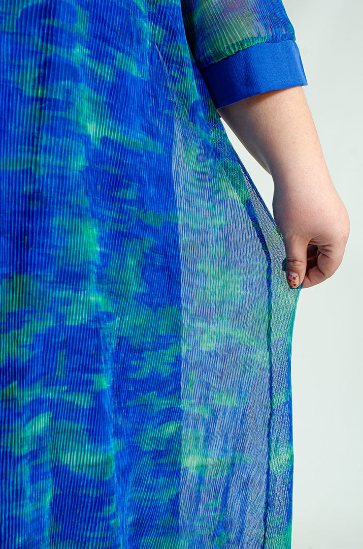 Платье макси жатка с украшениями больших размеров