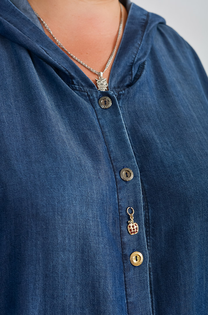 Платье макси с капюшоном и украшениями больших размеров