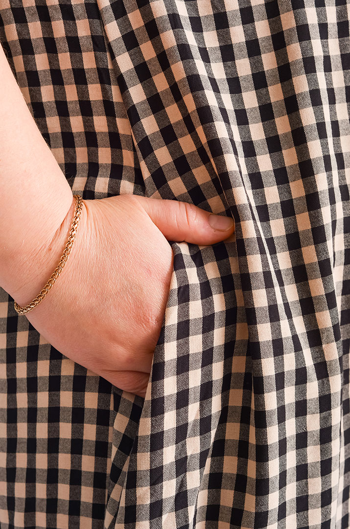 Сукня міді в клітинку великих розмірів