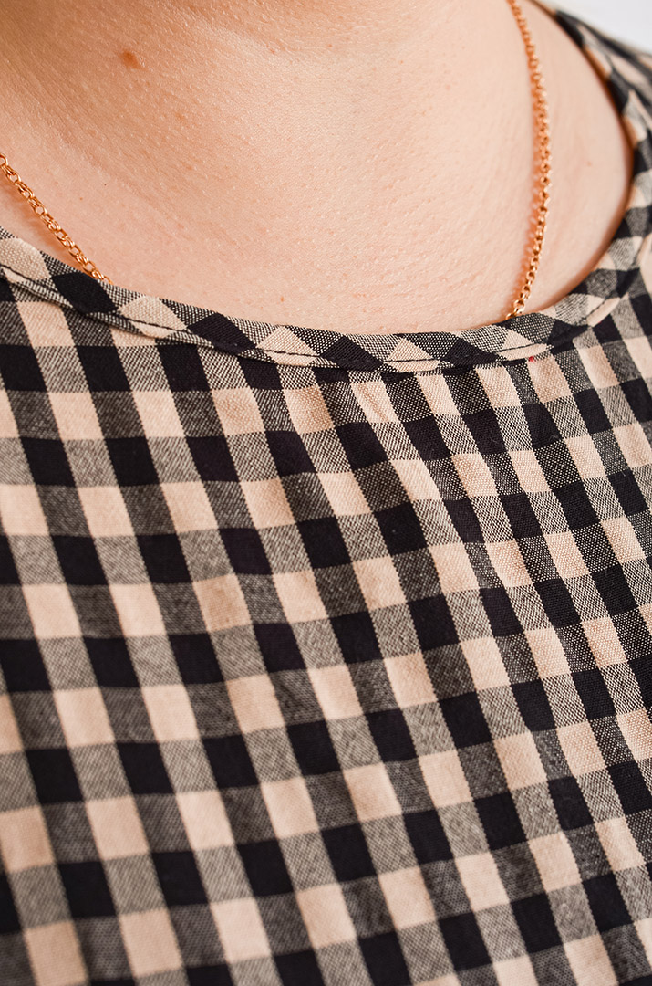 Сукня міді в клітинку великих розмірів