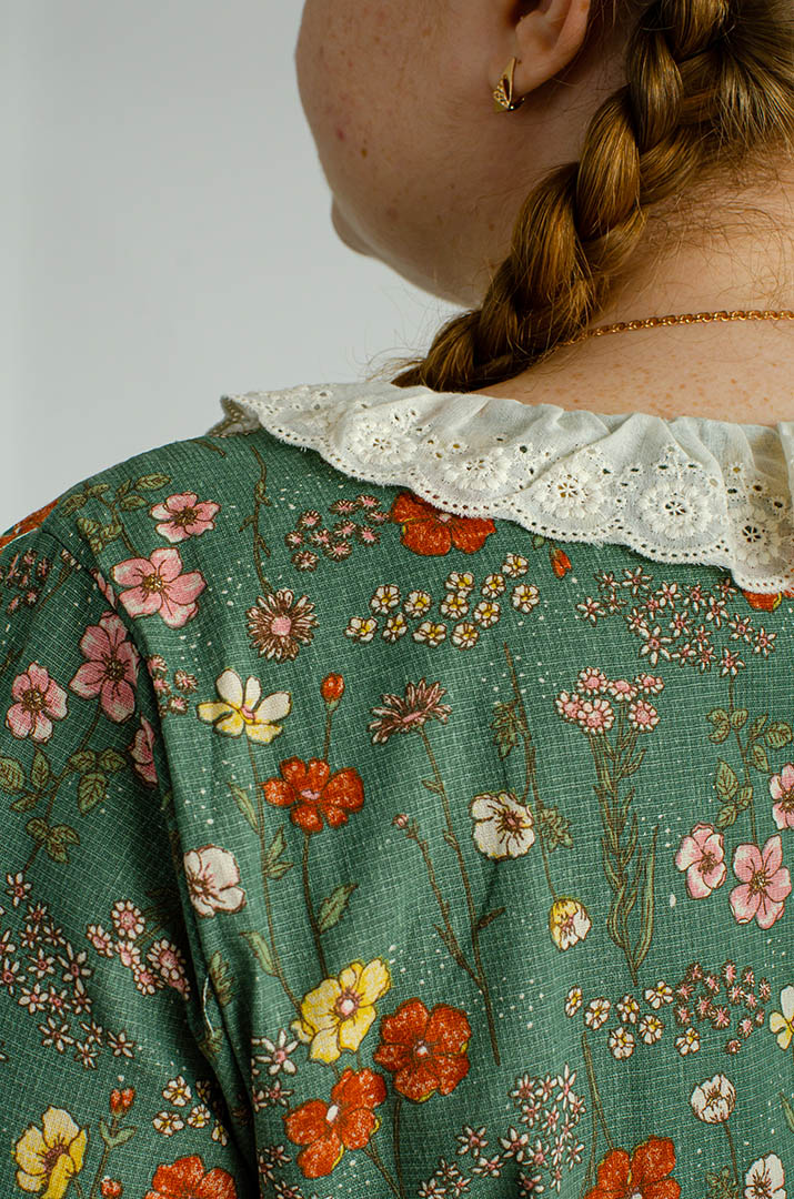 Платье макси в принт мильфлер с воротником больших размеров