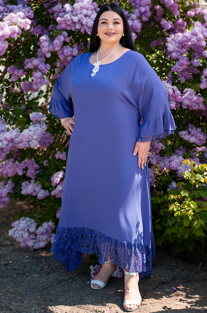 Платье макси с кружевом больших размеров