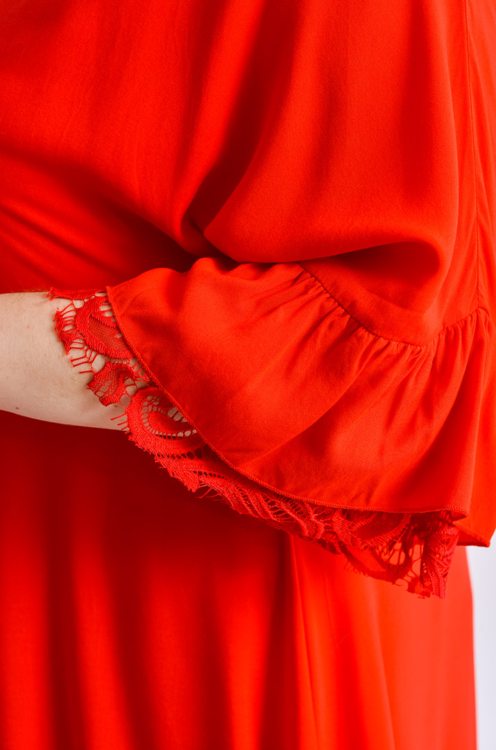 Платье макси с кружевом больших размеров