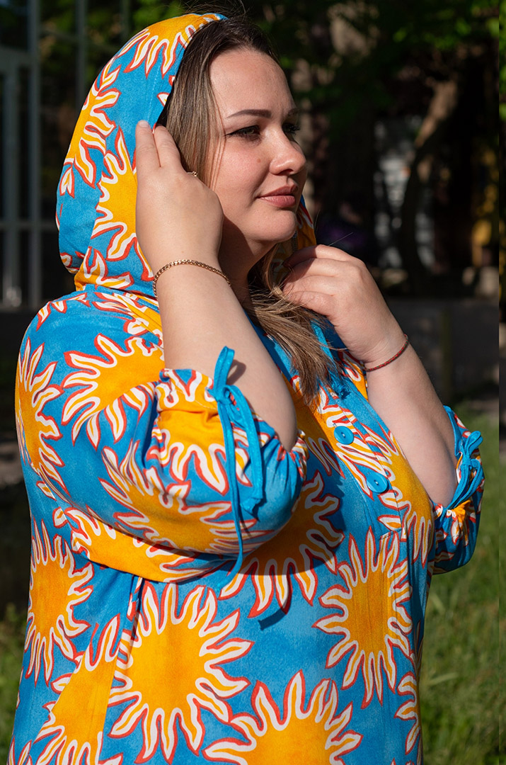 Платье макси с оригинальным принтом больших размеров