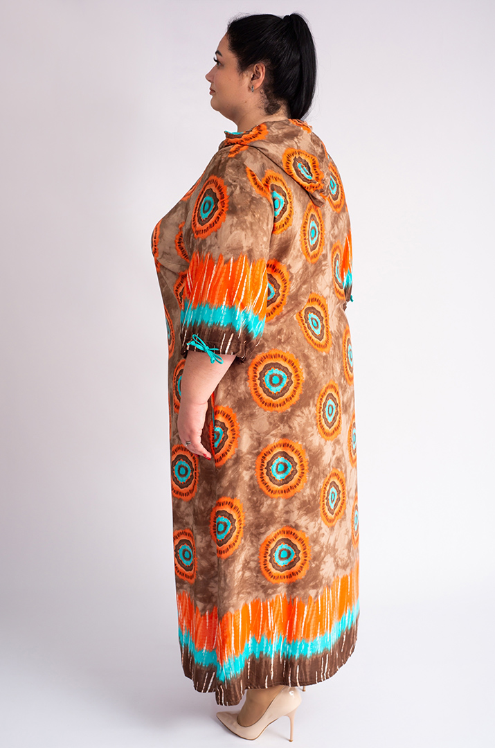 Платье макси с оригинальным принтом больших размеров