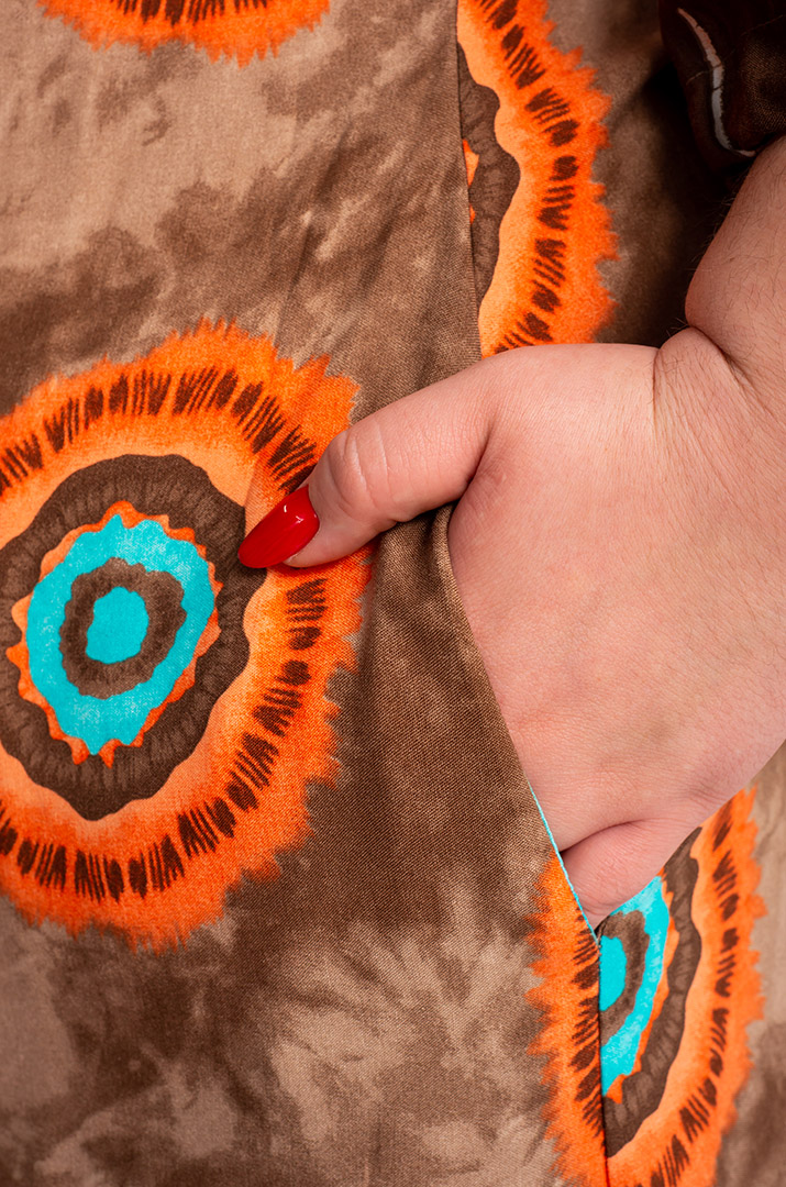 Платье макси с оригинальным принтом больших размеров