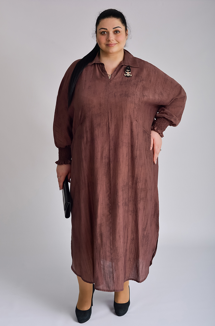 Сукня максі із розрізами та прикрасою великих розмірів