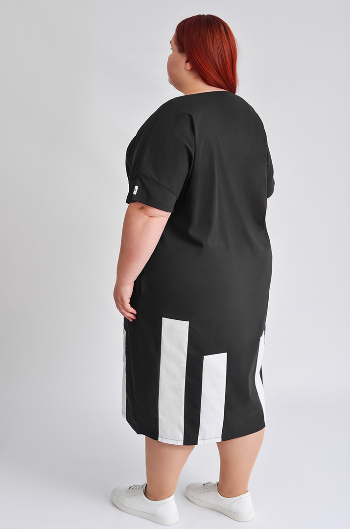 Чорно-біла сукня міді у стилі спорт шик великих розмірів