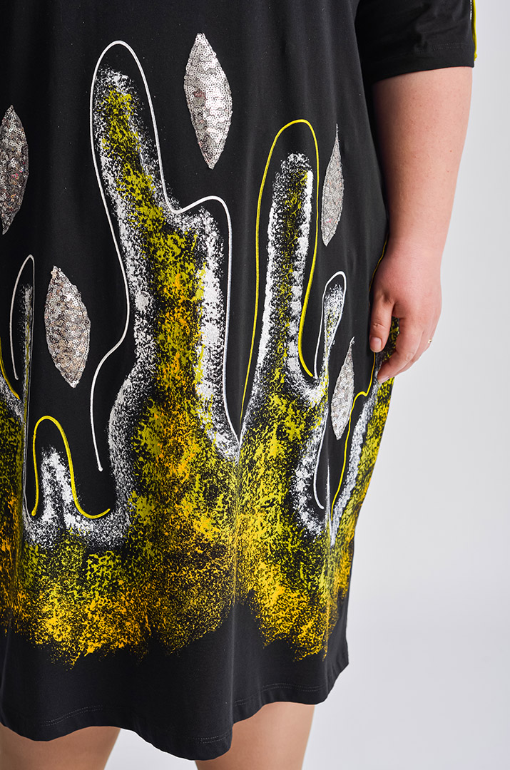 Сукня міні чорна з принтом та паєтками великих розмірів