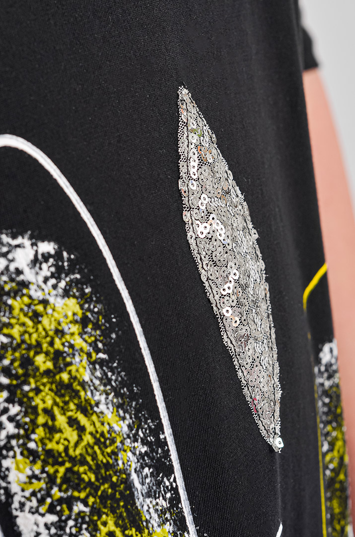 Сукня міні чорна з принтом та паєтками великих розмірів