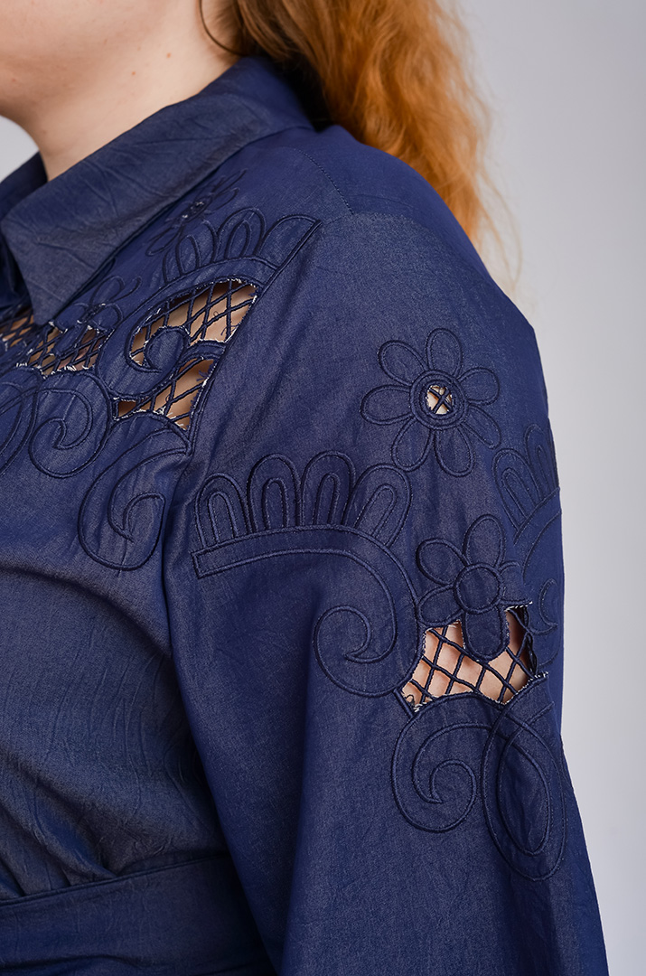 Сукня максі з ажурним оздобленням великих розмірів