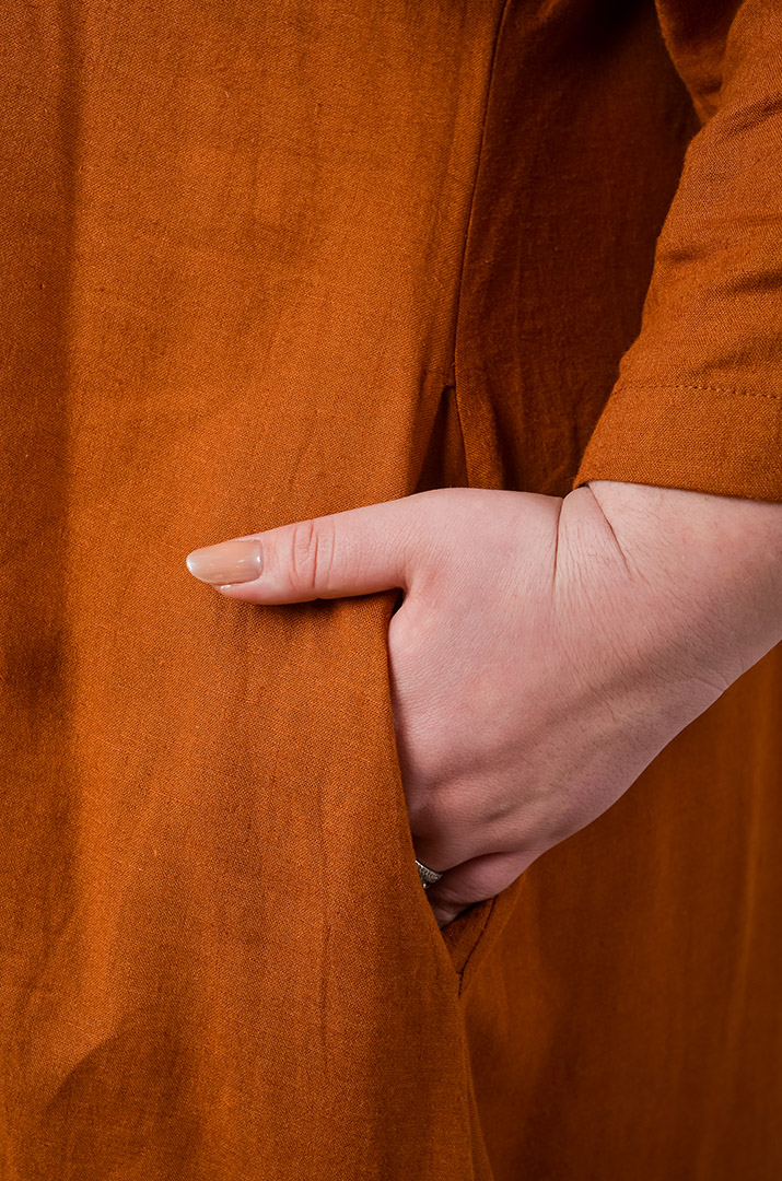 Платье макси с разрезом и украшением больших размеров