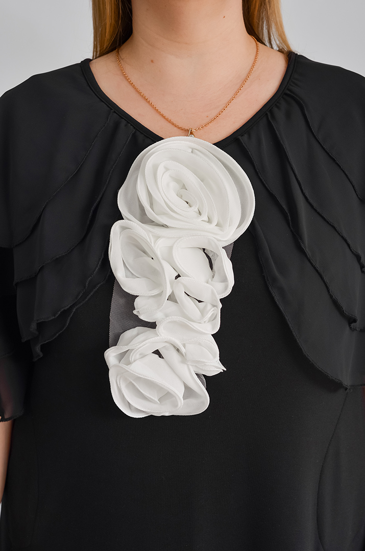 Сукня міді чорна з декором великих розмірів