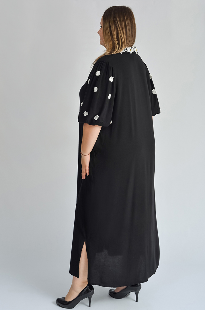 Чорна сукня максі з квітковою аплікацією великих розмірів