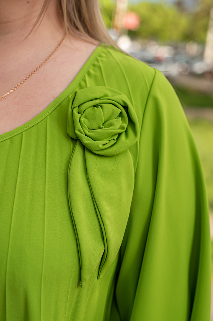 Сукня плісе з прикрасою великих розмірів