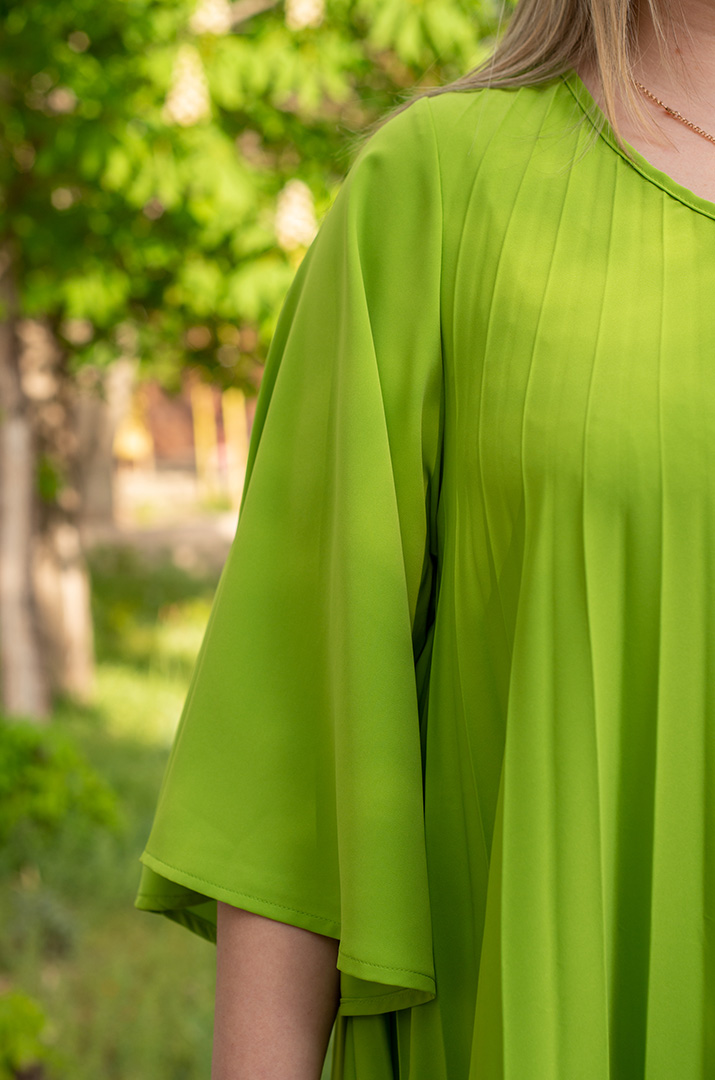 Сукня плісе з прикрасою великих розмірів