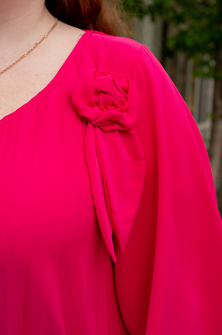 Сукня плісе з прикрасою великих розмірів