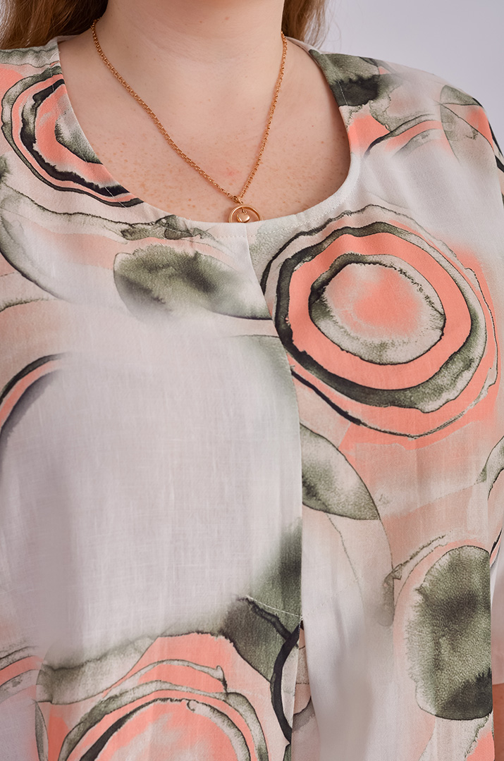 Платье макси с абстрактными принтами больших размеров