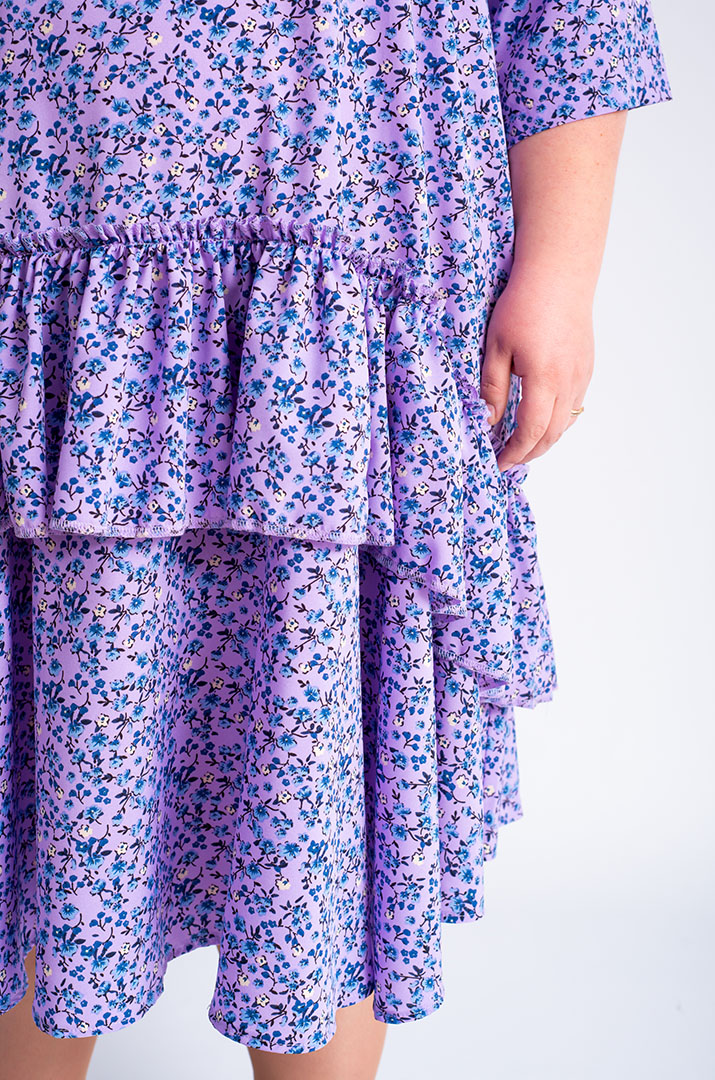 Сукня міді з воланами великих розмірів