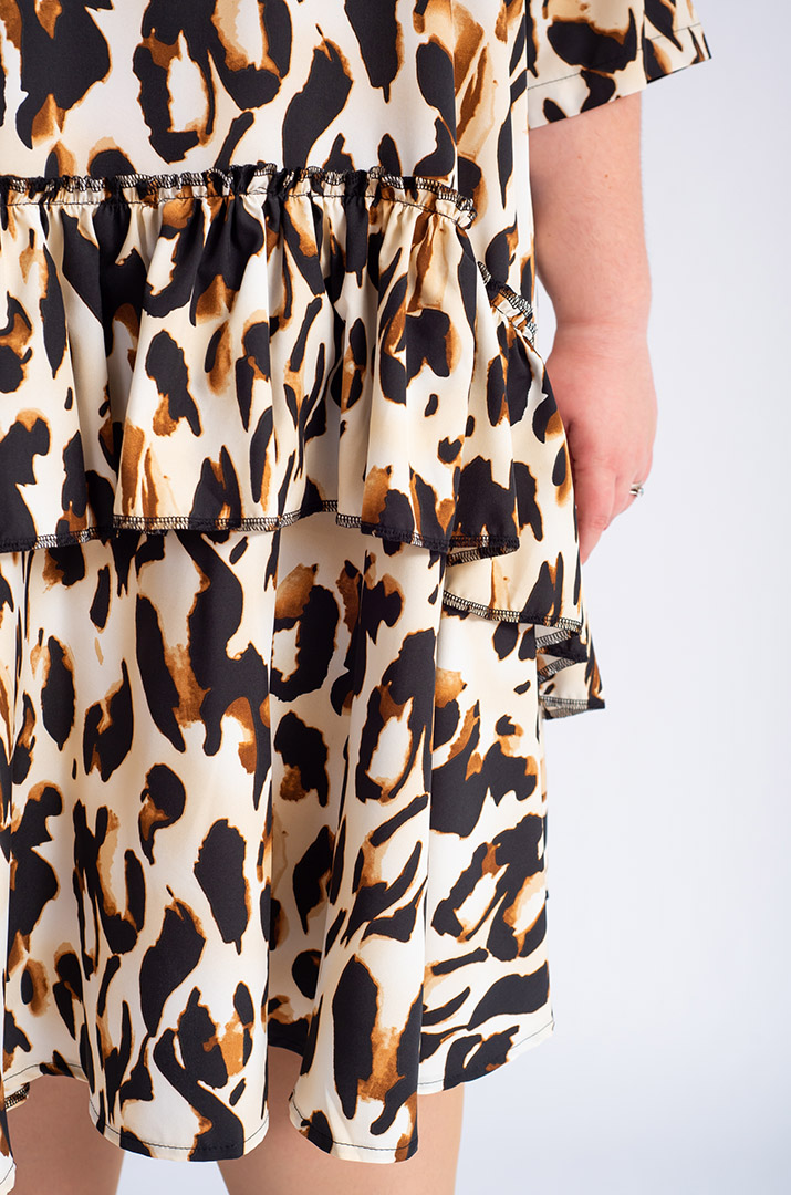 Сукня міді з воланами великих розмірів