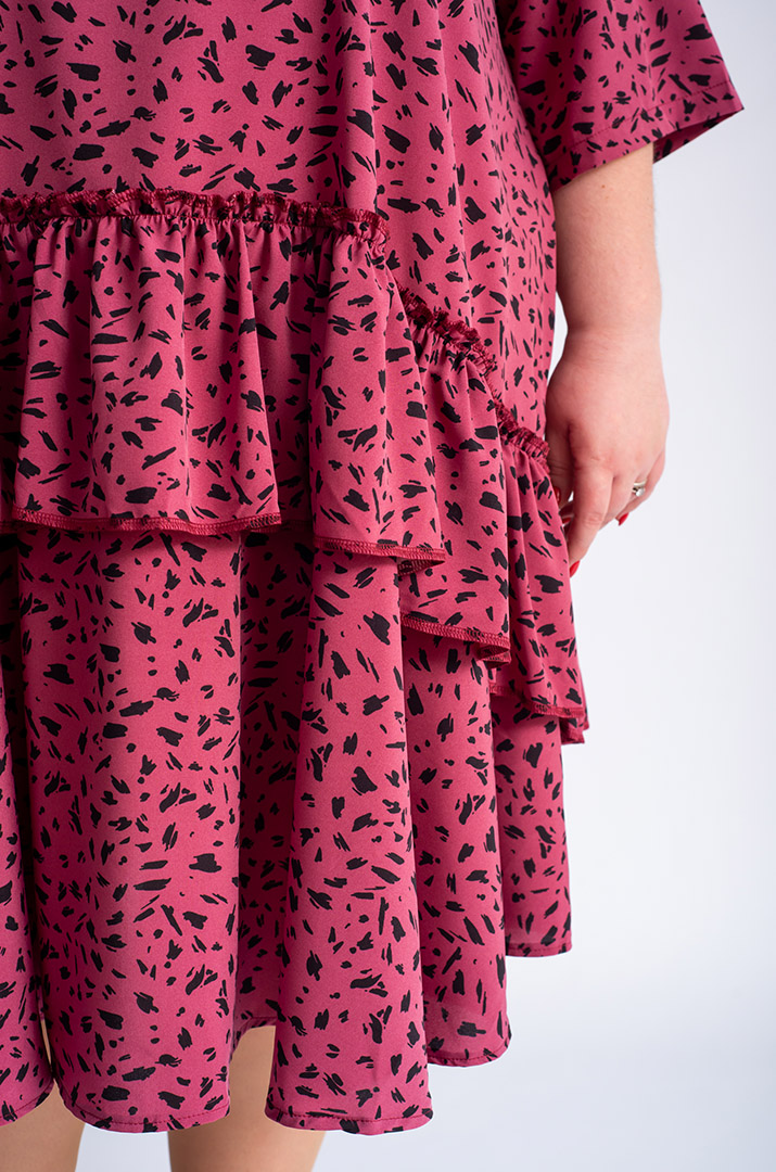 Сукня міді з воланами великих розмірів