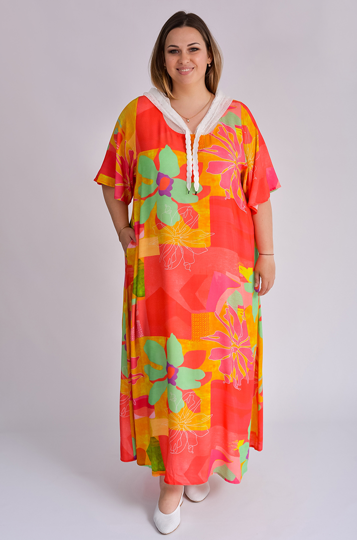 Яскрава сукня максі з квітковим принтом великих розмірів